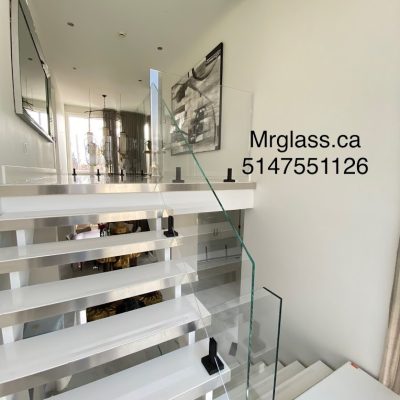 Vitrerie Mr Glass.ca for glass shower doors, glass railings or thermal glass repairs in Westmount, Hampstead, TMR or Ville Saint-Laurent.